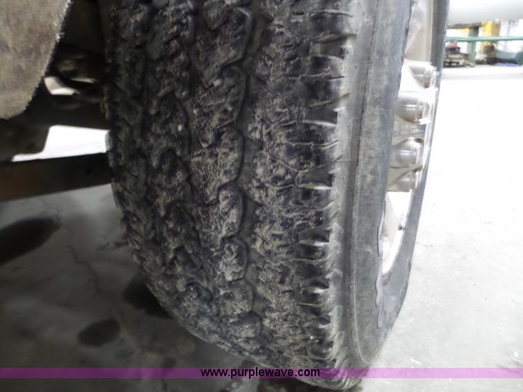 image for item L5030 2005 Dodge Ram 2500 pickup truck