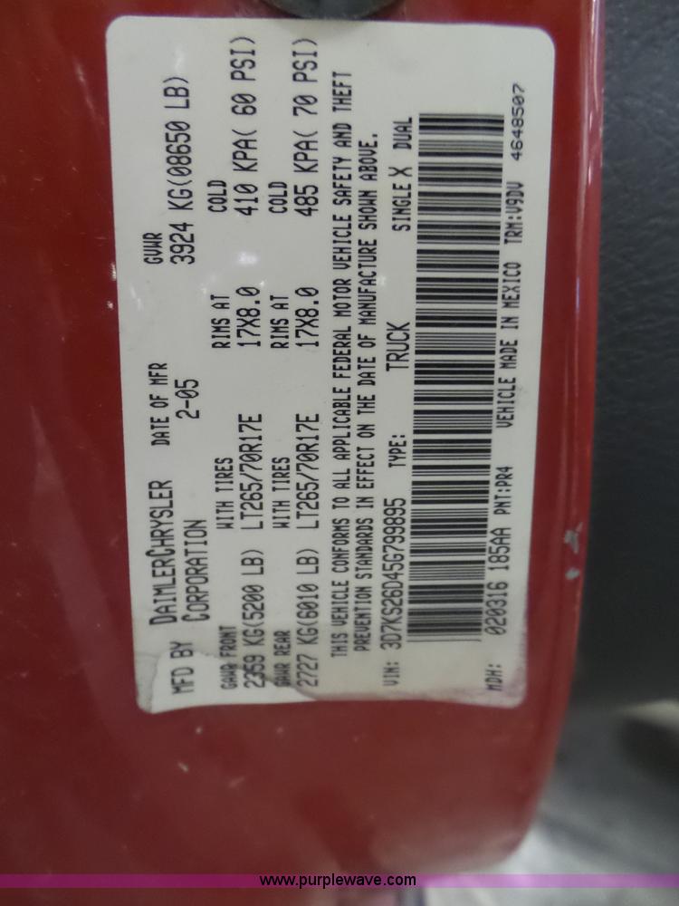 image for item L5030 2005 Dodge Ram 2500 pickup truck