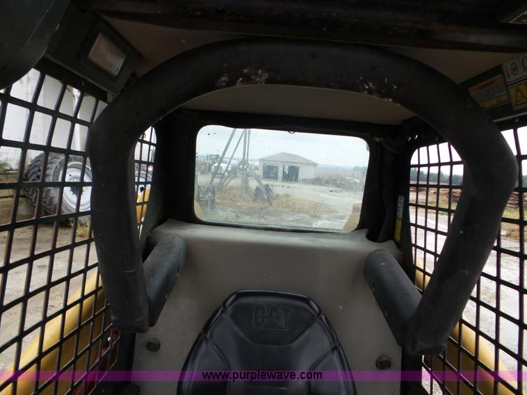 image for item L5031 2004 Caterpillar 236B skid steer