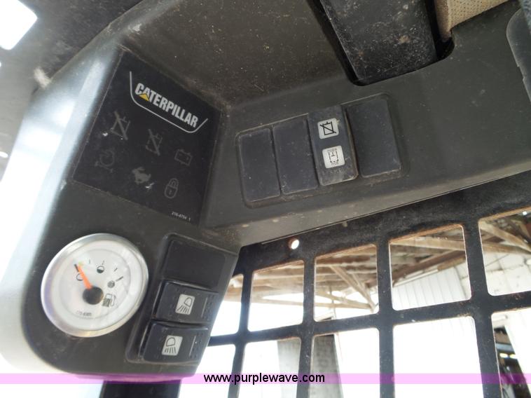 image for item L5031 2004 Caterpillar 236B skid steer