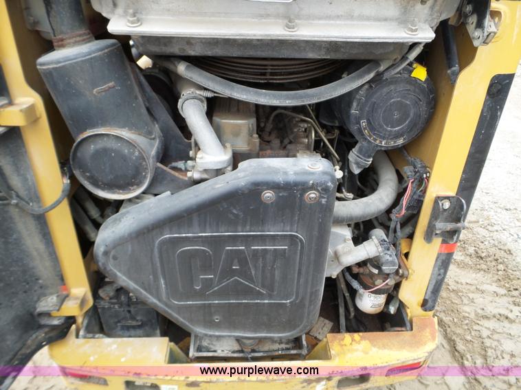 image for item L5031 2004 Caterpillar 236B skid steer