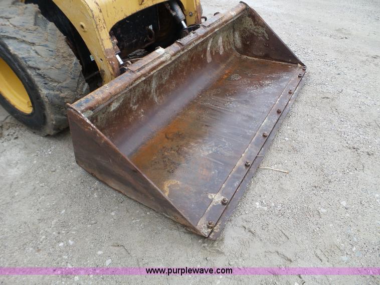 image for item L5031 2004 Caterpillar 236B skid steer