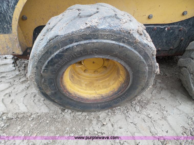 image for item L5031 2004 Caterpillar 236B skid steer