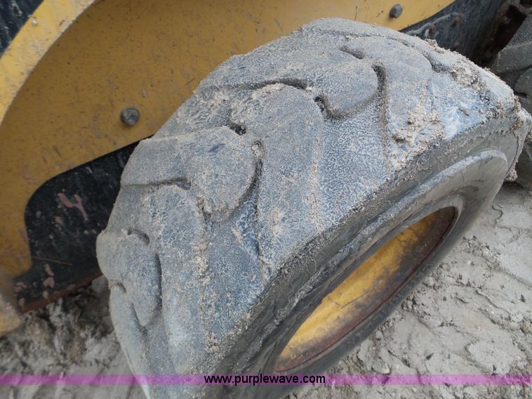 image for item L5031 2004 Caterpillar 236B skid steer