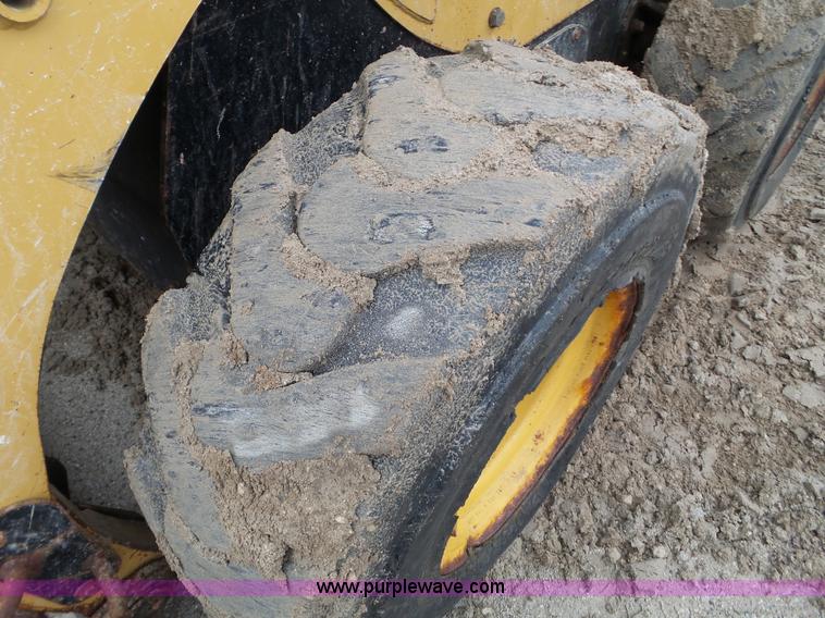 image for item L5031 2004 Caterpillar 236B skid steer