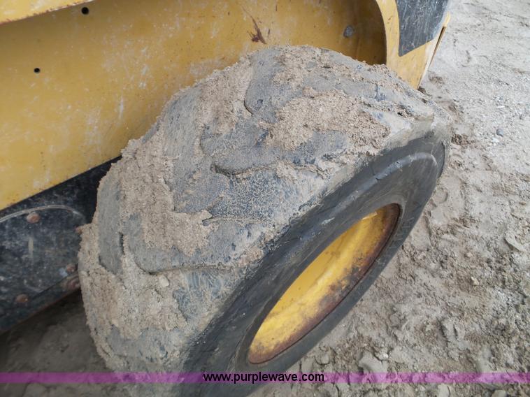 image for item L5031 2004 Caterpillar 236B skid steer