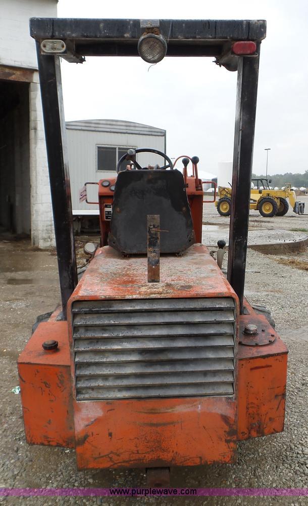 image for item L5032 Willmar Wrangler wheel loader