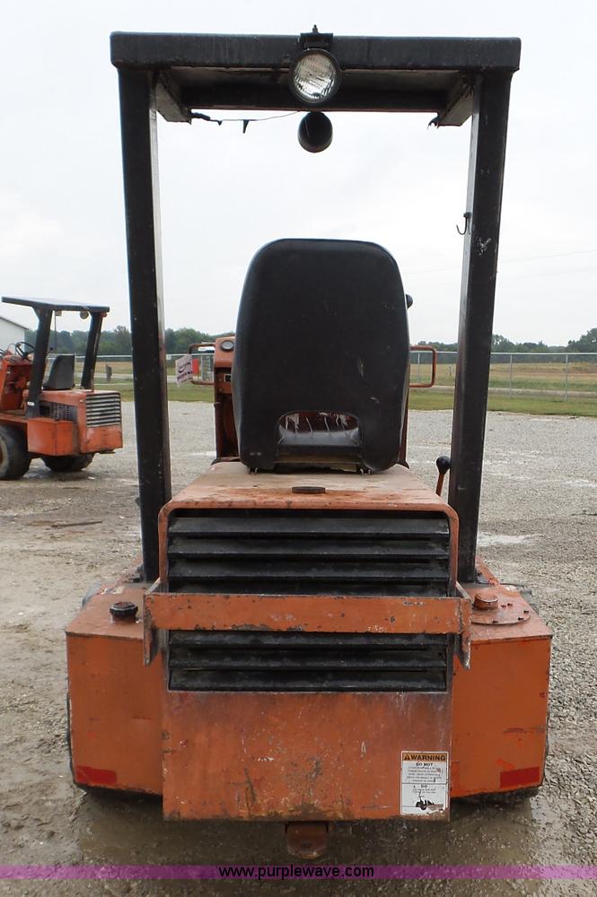 image for item L5033 Willmar Wrangler wheel loader
