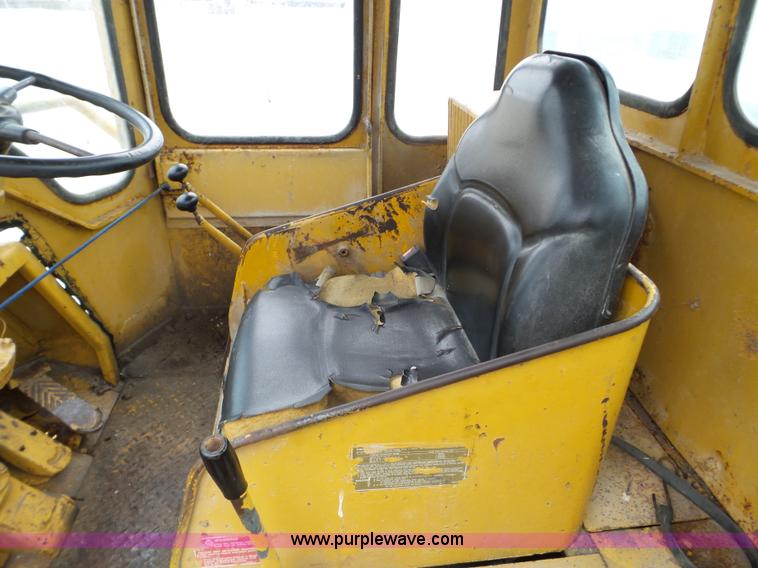 image for item L5034 1966 Caterpillar 950 wheel loader