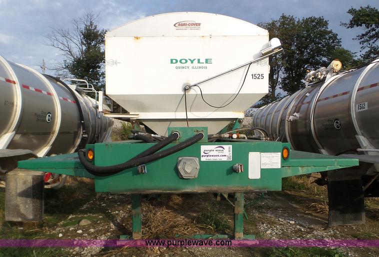 image for item L5035 2007 Doyle tender trailer