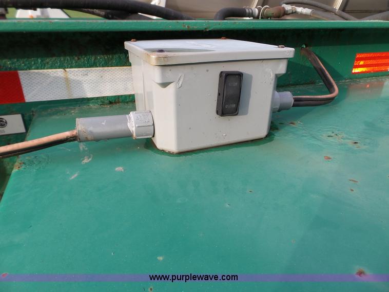 image for item L5035 2007 Doyle tender trailer