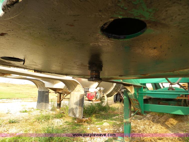 image for item L5035 2007 Doyle tender trailer