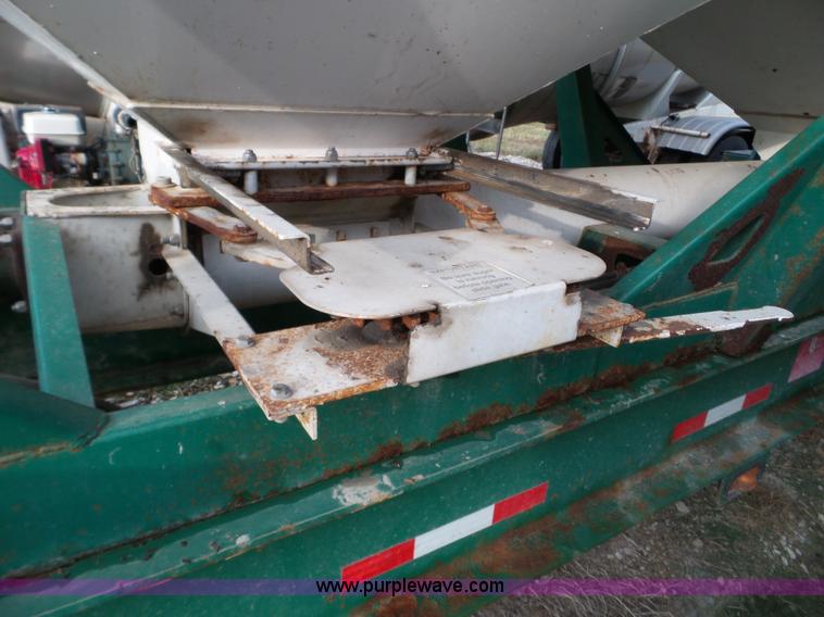 image for item L5035 2007 Doyle tender trailer