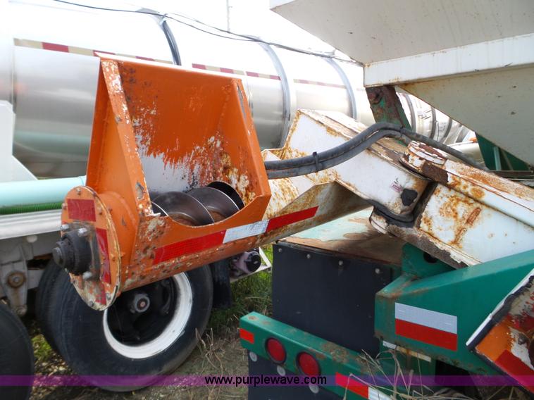 image for item L5035 2007 Doyle tender trailer