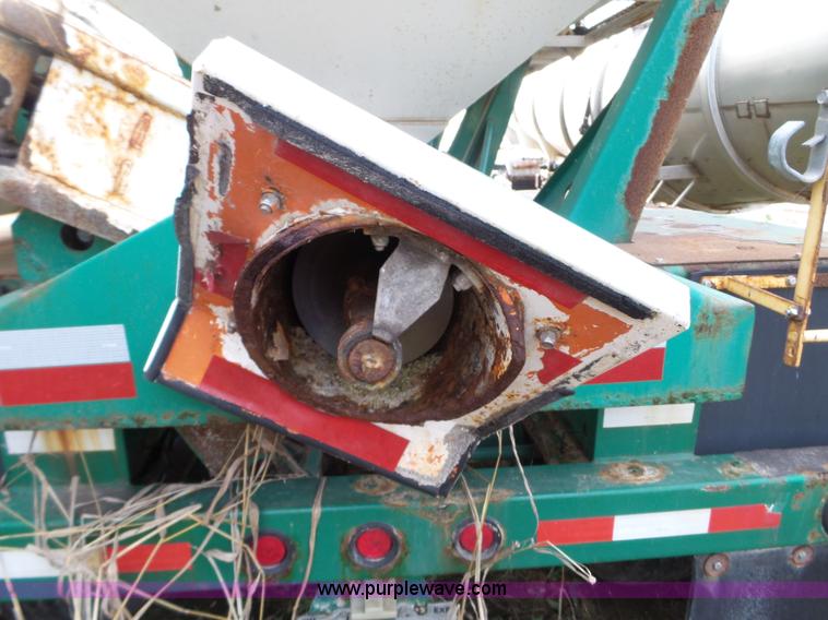 image for item L5035 2007 Doyle tender trailer