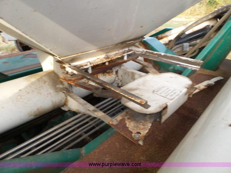 image for item L5035 2007 Doyle tender trailer