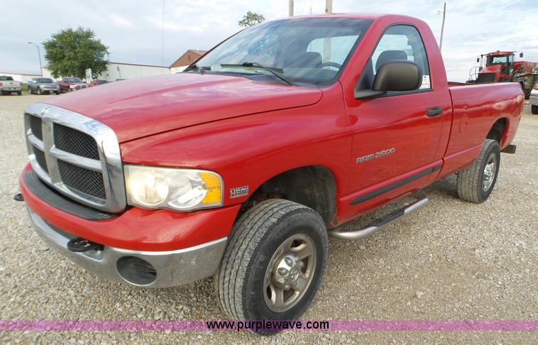 image for item L5037 2004 Dodge Ram 2500 pickup truck