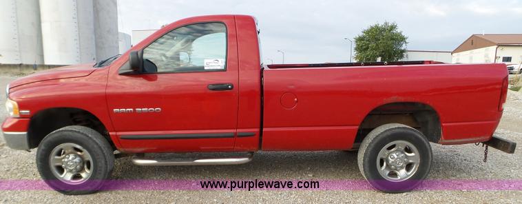 image for item L5037 2004 Dodge Ram 2500 pickup truck
