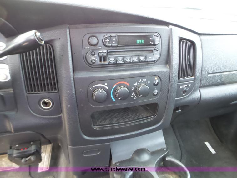 image for item L5037 2004 Dodge Ram 2500 pickup truck