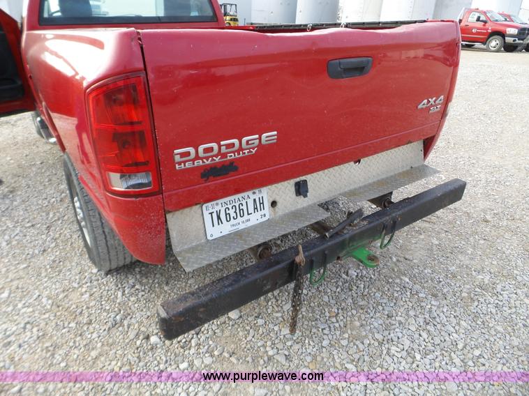 image for item L5037 2004 Dodge Ram 2500 pickup truck