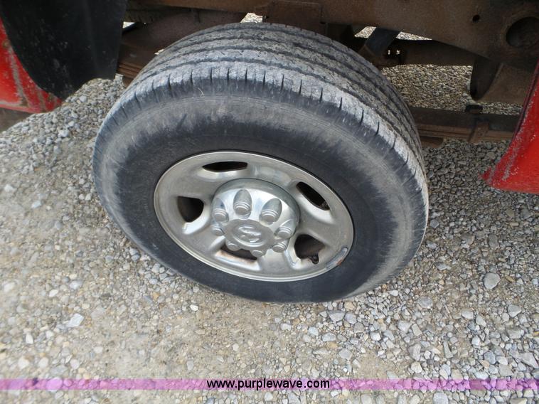 image for item L5037 2004 Dodge Ram 2500 pickup truck