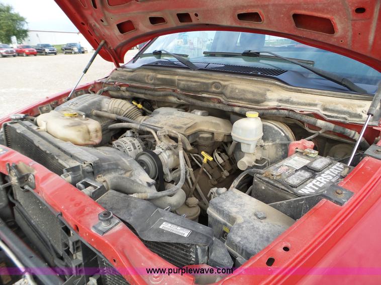 image for item L5037 2004 Dodge Ram 2500 pickup truck