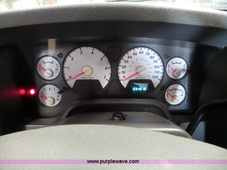 image for item L5038 2006 Dodge Ram 2500 Quad Cab pickup truck