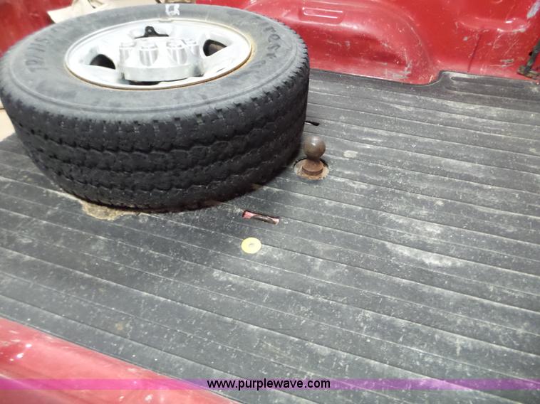 image for item L5038 2006 Dodge Ram 2500 Quad Cab pickup truck