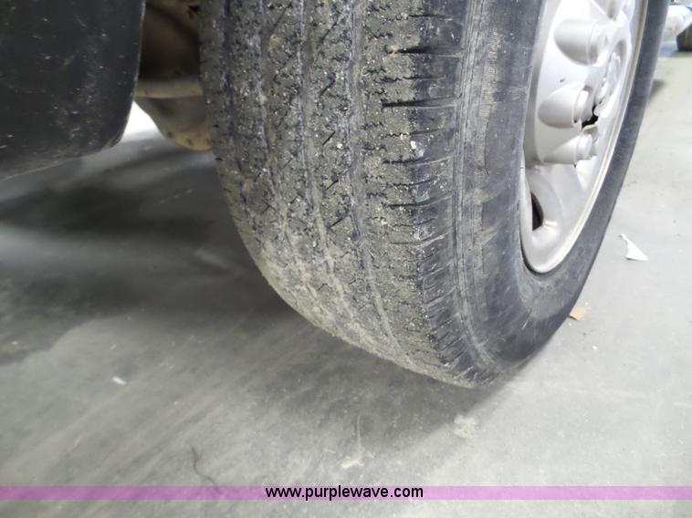 image for item L5038 2006 Dodge Ram 2500 Quad Cab pickup truck