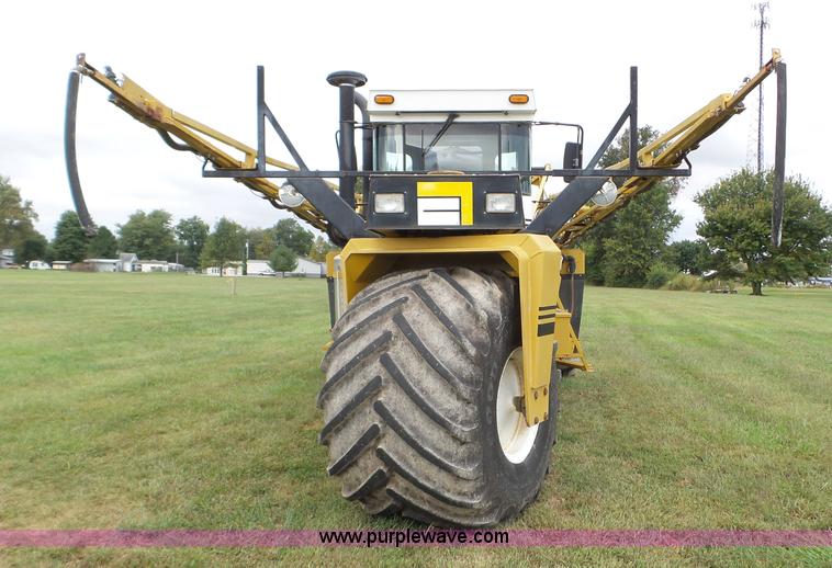 image for item L5039 1995 Ag-Chem TerraGator 1803 self-propelled sprayer