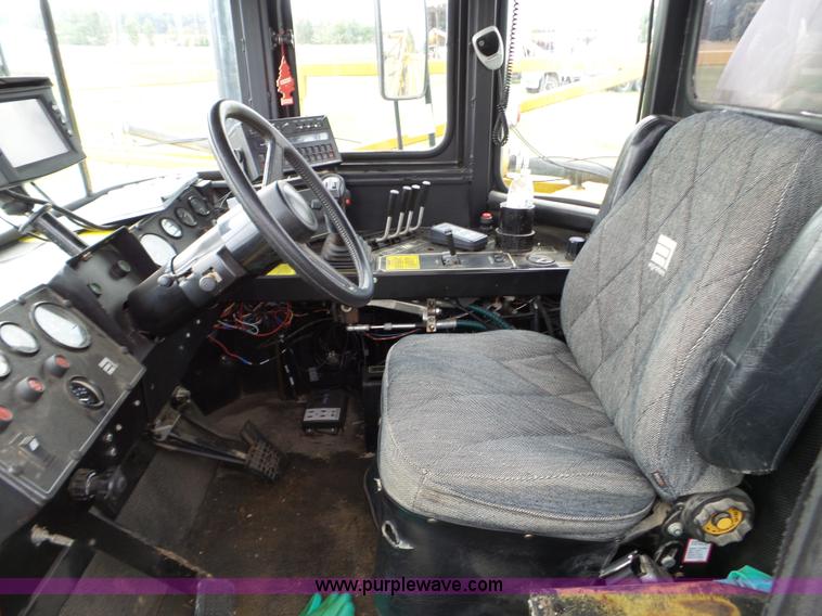 image for item L5039 1995 Ag-Chem TerraGator 1803 self-propelled sprayer