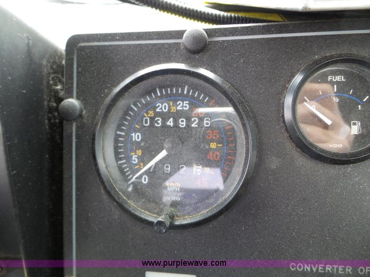 image for item L5039 1995 Ag-Chem TerraGator 1803 self-propelled sprayer