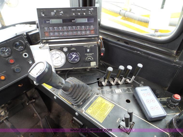 image for item L5039 1995 Ag-Chem TerraGator 1803 self-propelled sprayer