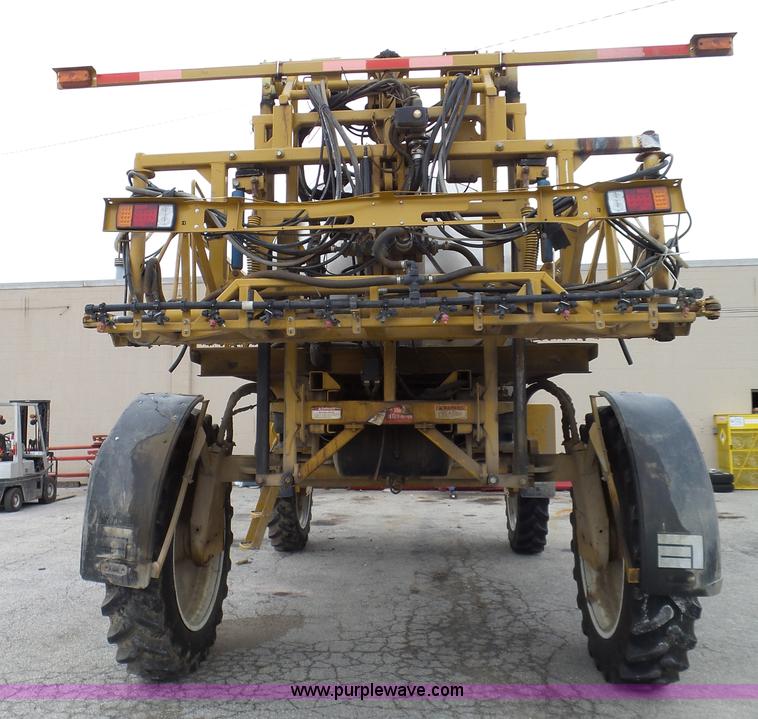 image for item L5042 2007 Ag-Chem RoGator 1074 SS self-propelled sprayer