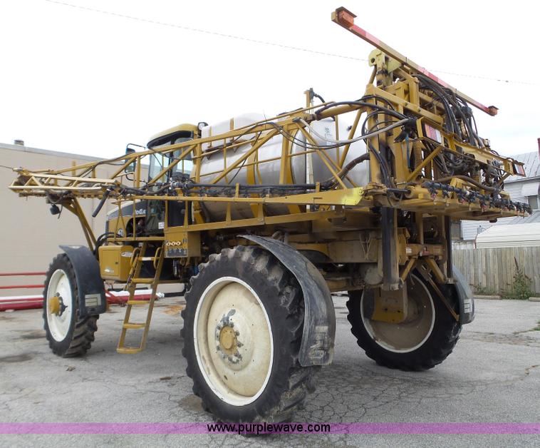 image for item L5042 2007 Ag-Chem RoGator 1074 SS self-propelled sprayer