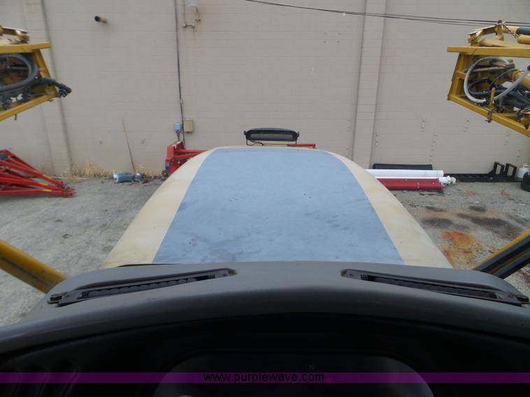 image for item L5042 2007 Ag-Chem RoGator 1074 SS self-propelled sprayer