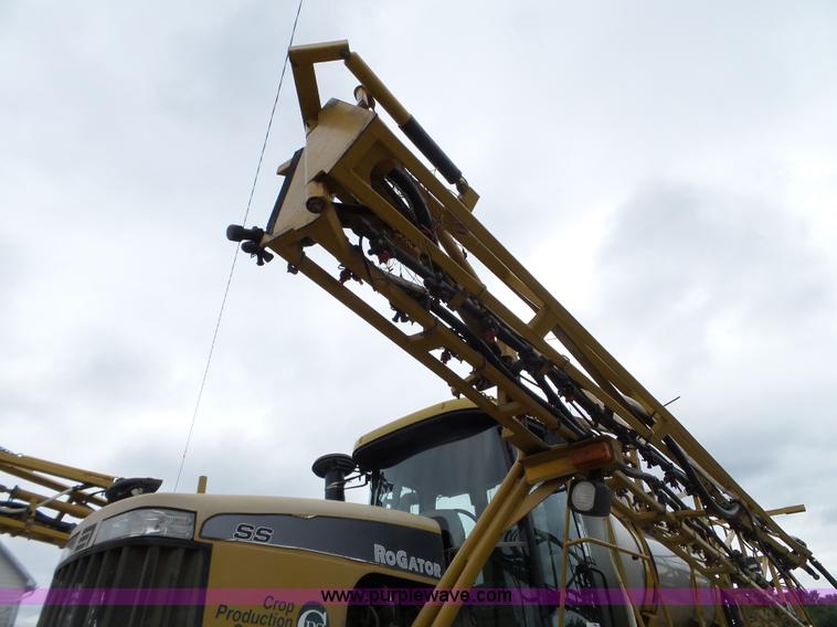image for item L5042 2007 Ag-Chem RoGator 1074 SS self-propelled sprayer