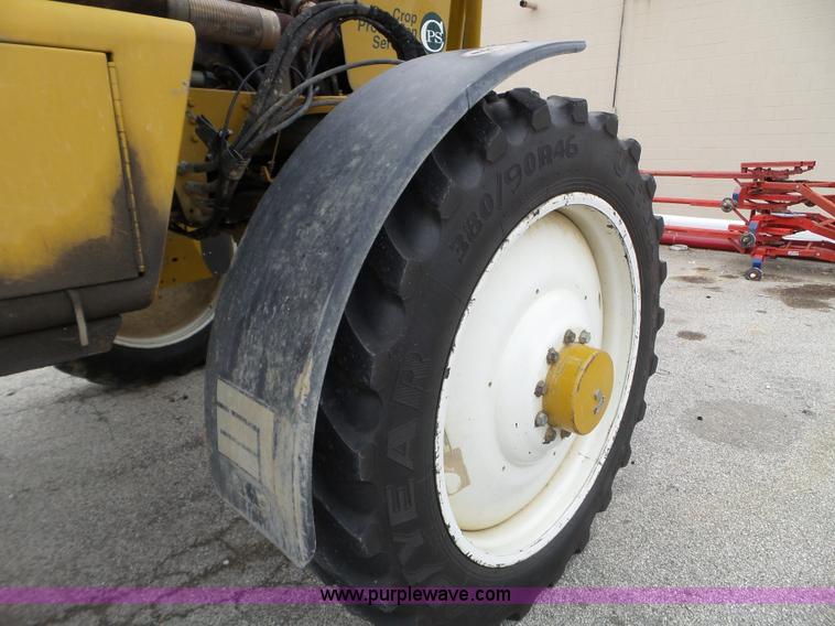 image for item L5042 2007 Ag-Chem RoGator 1074 SS self-propelled sprayer