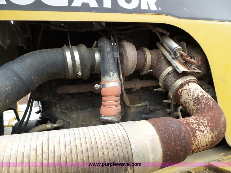 image for item L5042 2007 Ag-Chem RoGator 1074 SS self-propelled sprayer