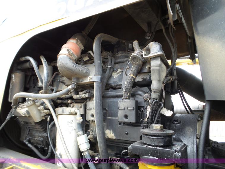 image for item L5042 2007 Ag-Chem RoGator 1074 SS self-propelled sprayer