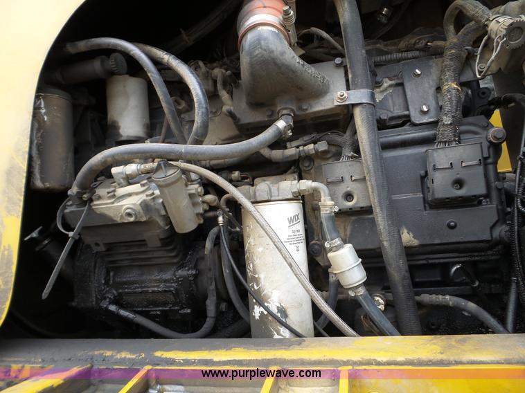 image for item L5042 2007 Ag-Chem RoGator 1074 SS self-propelled sprayer