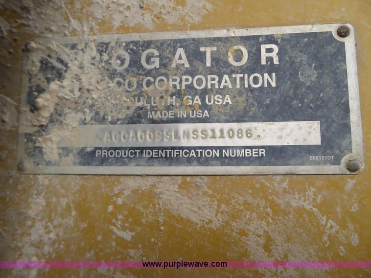 image for item L5042 2007 Ag-Chem RoGator 1074 SS self-propelled sprayer