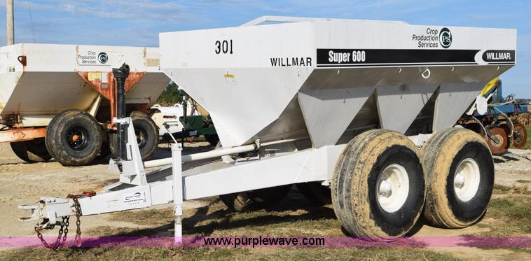 image for item L5049 Willmar Super 600 spreader