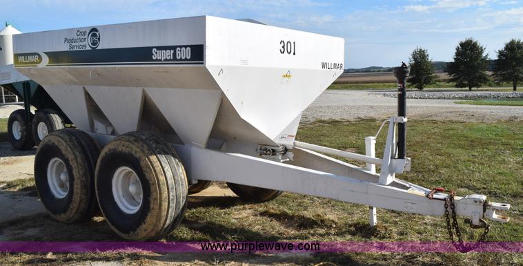 image for item L5049 Willmar Super 600 spreader