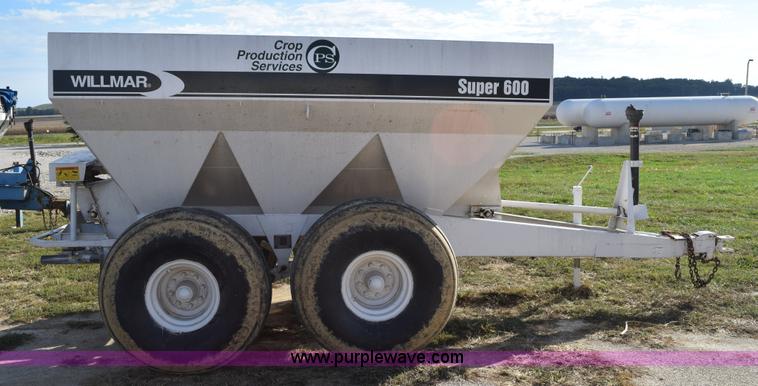 image for item L5049 Willmar Super 600 spreader