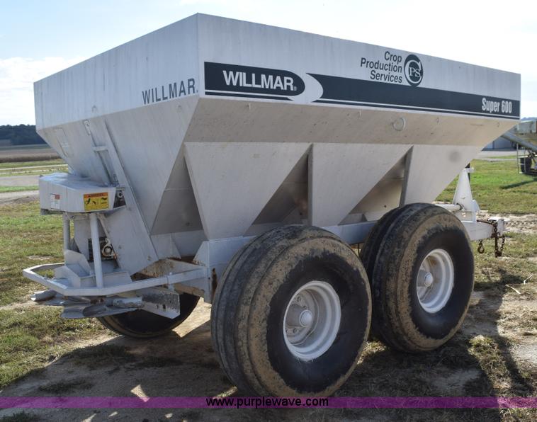 image for item L5049 Willmar Super 600 spreader