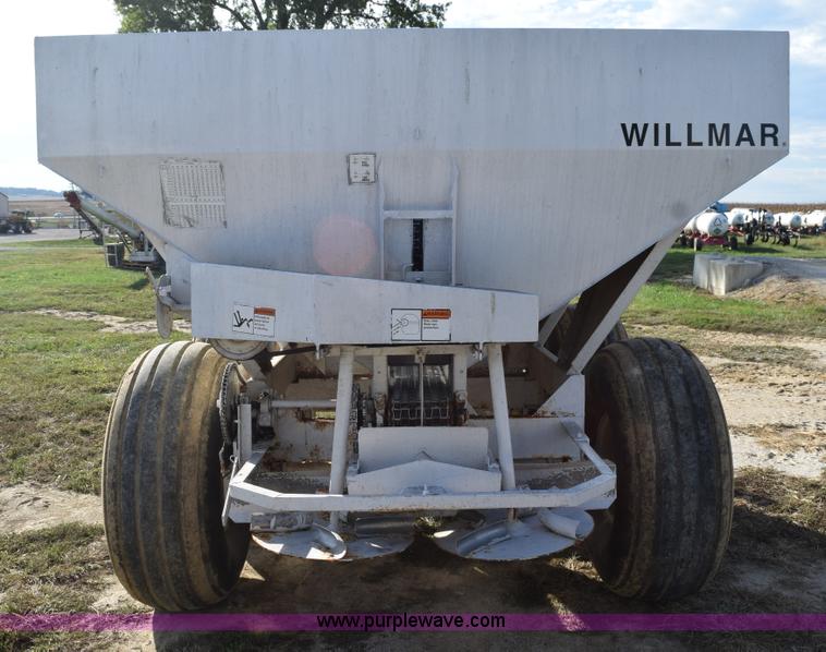 image for item L5049 Willmar Super 600 spreader