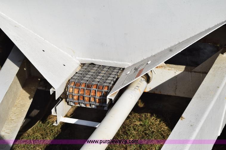 image for item L5049 Willmar Super 600 spreader