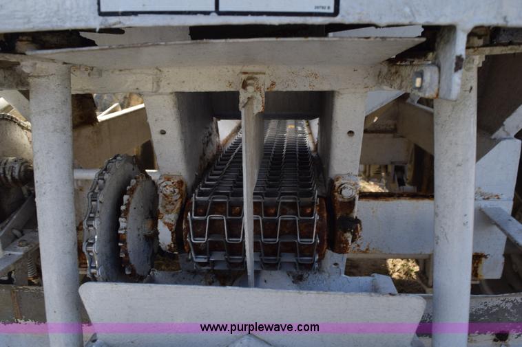 image for item L5049 Willmar Super 600 spreader