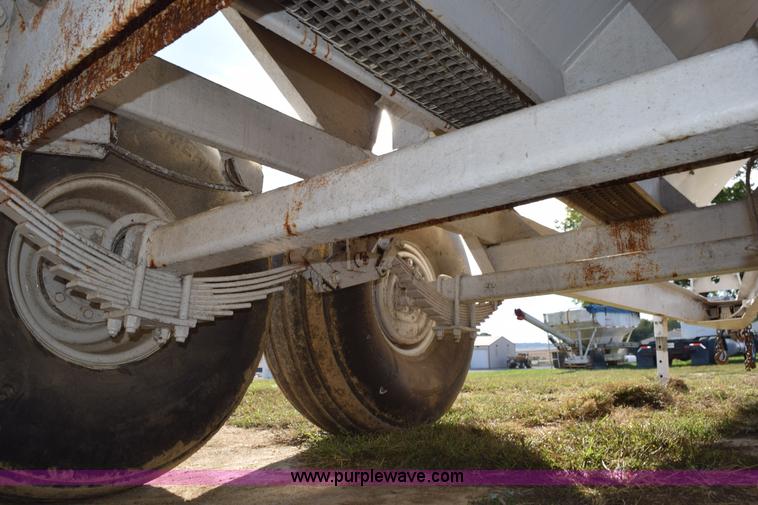 image for item L5049 Willmar Super 600 spreader